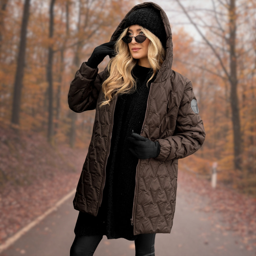 Pavla – prošívaný kabát s vysokým límcem