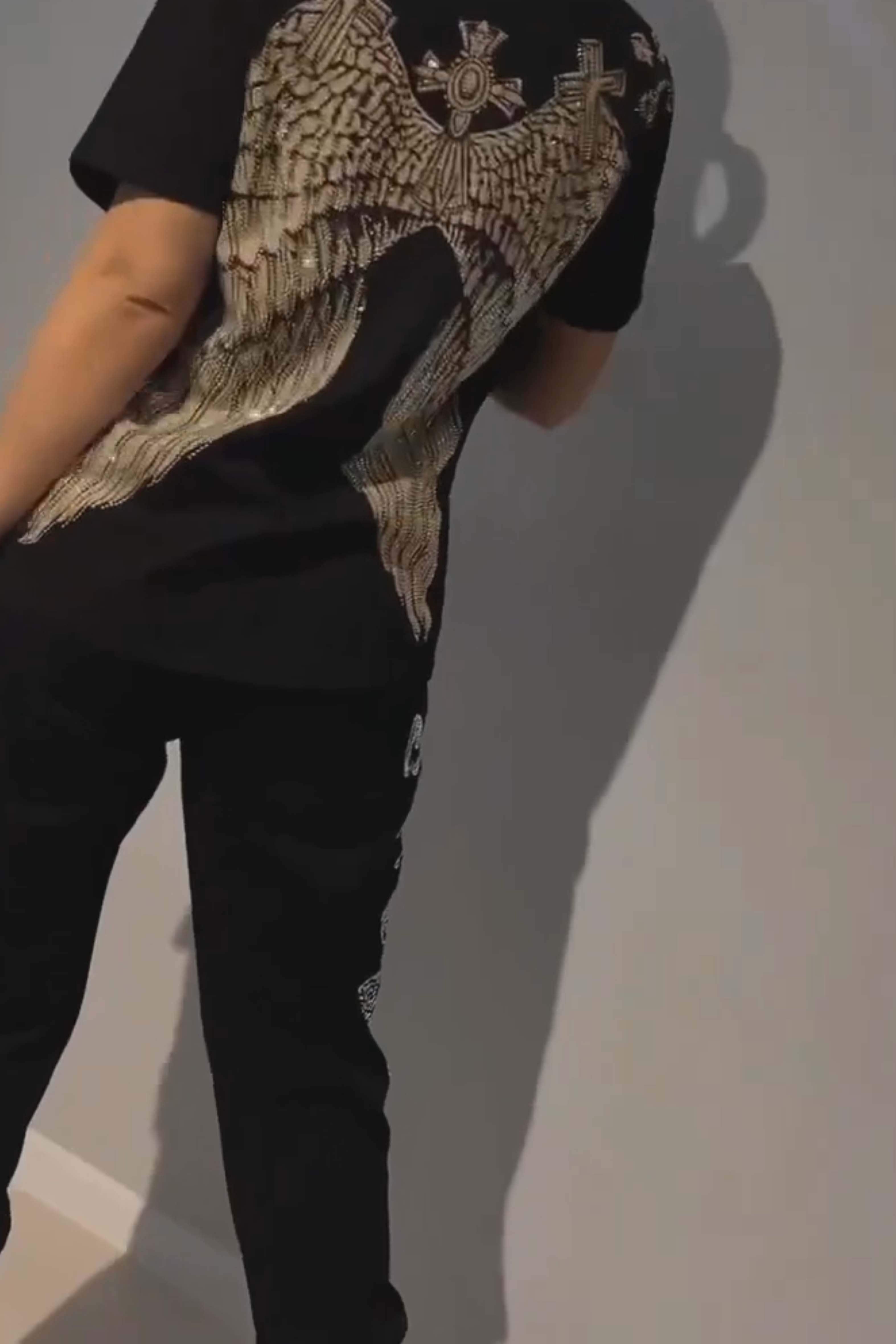 Iveta – Výrazná souprava s módním potiskem