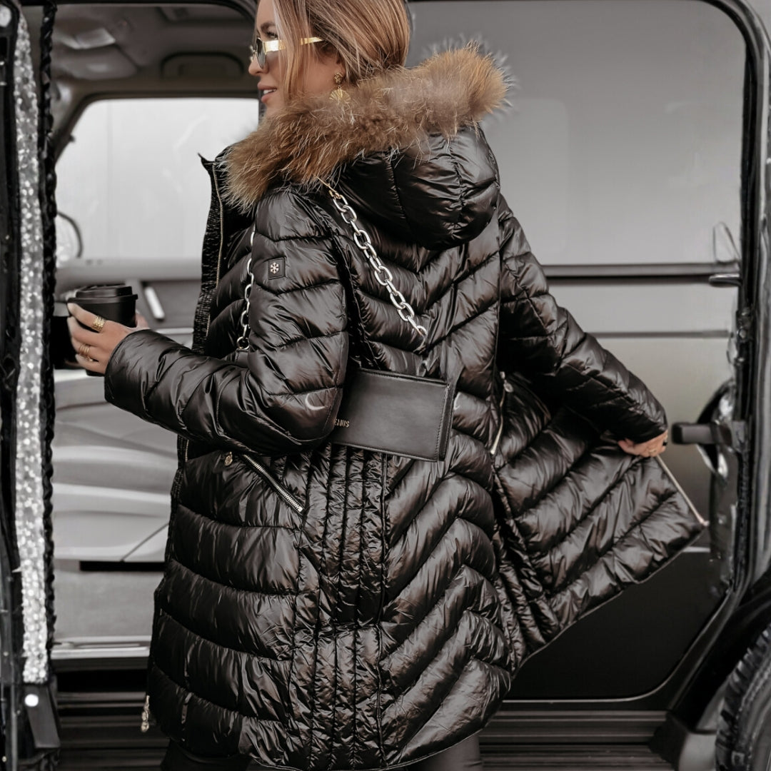 Inka – prošívaný kabát s kapucí pro zimní pohodlí a styl