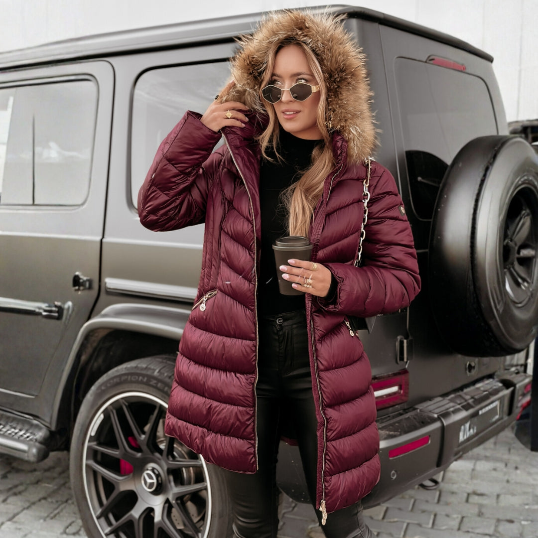 Inka – prošívaný kabát s kapucí pro zimní pohodlí a styl