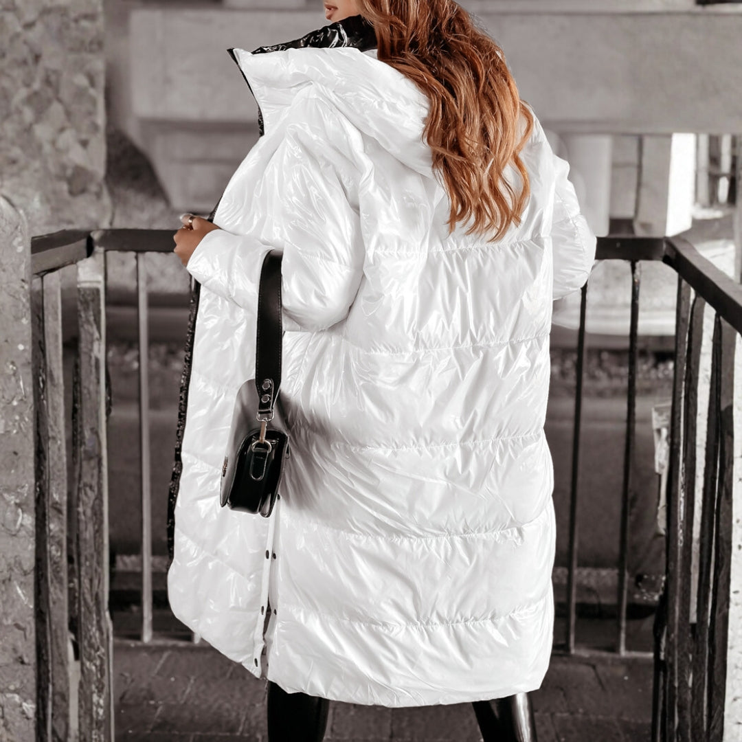 Šárka – dlouhý prošívaný kabát s lesklým povrchem