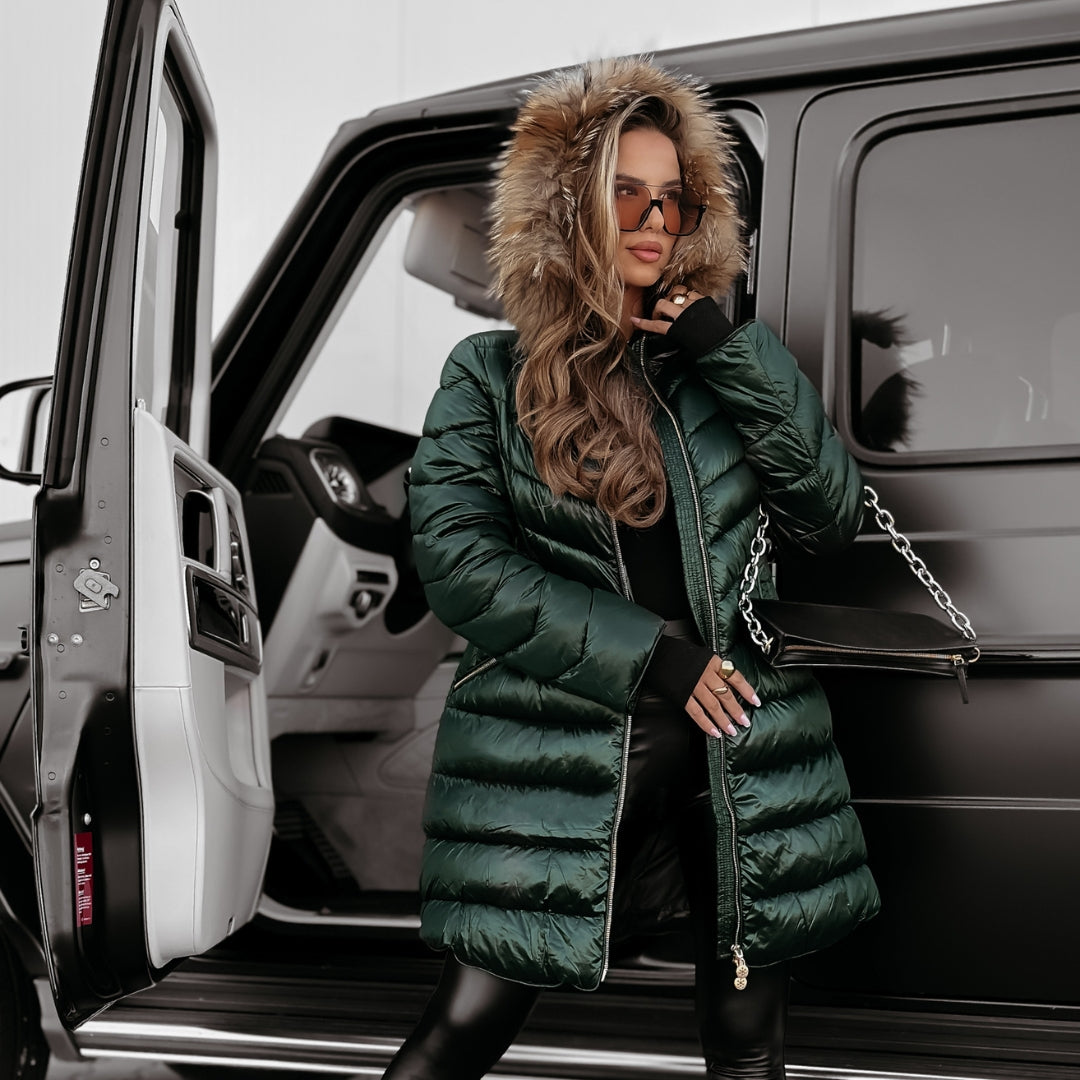 Inka – prošívaný kabát s kapucí pro zimní pohodlí a styl