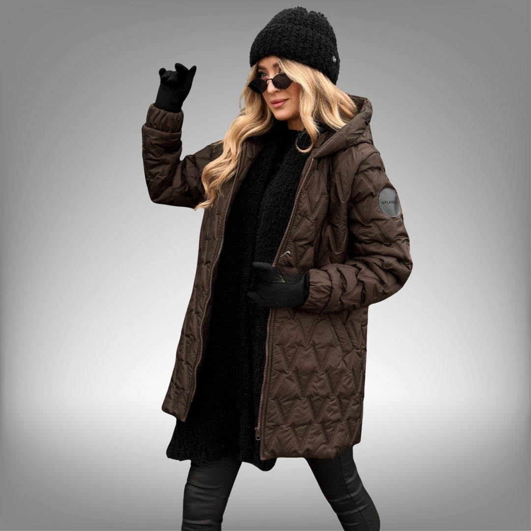 Dana – prošívaný kabát s vysokým límcem